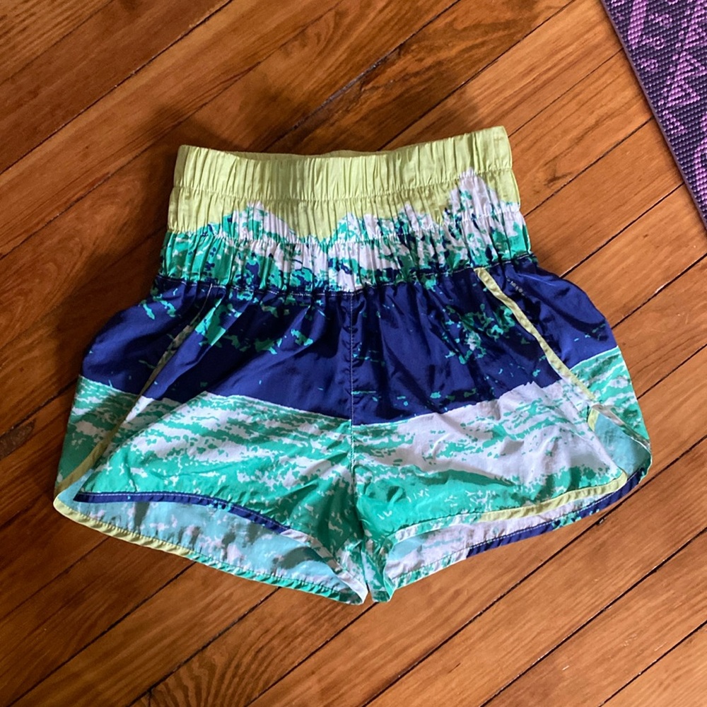 FREE PEOPLE MOVEMENT THE WAY HOME SHORTS M MEDIUM MOUNTAIN PRINT EUC